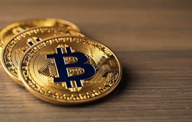 抛售债券转投比特币：加密货币如何解决人工智能驱动型投资组合的困境