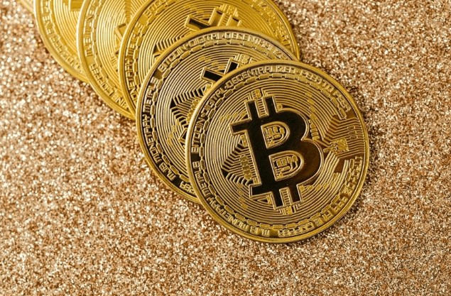 牛市全面启动?比特币第三季涨幅达44%、超越黄金与美股,山寨币同步跟进