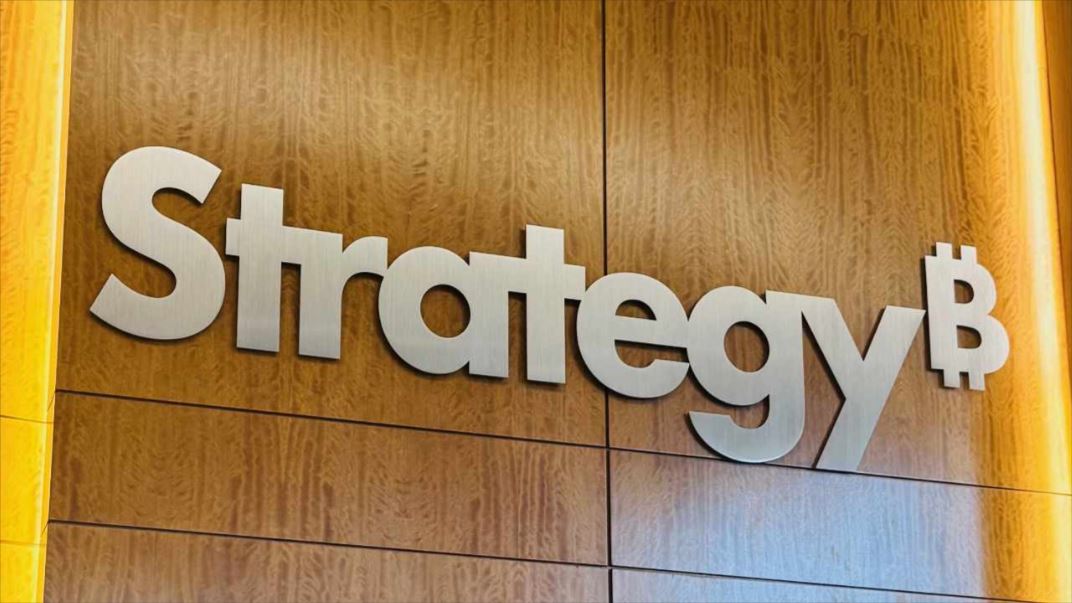 Strategy停买两周后,现金买入950枚比特币