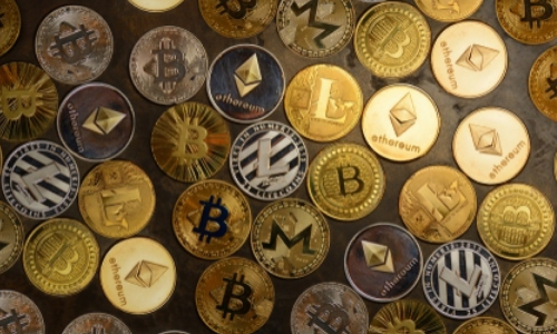 加密货币全线走弱，BTC再度跌破8万美元，XRP失守1.3美元